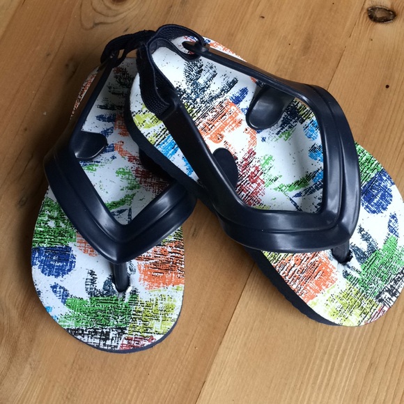 Cutest little toddler palm tree flip flops ever - Picture 1 of 4